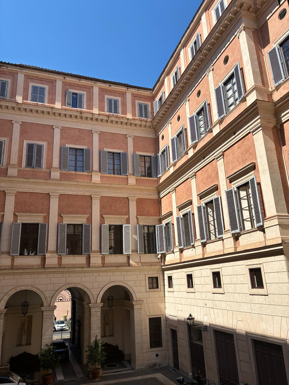 Immagine della slide: Patrimoni, idee, imprese.